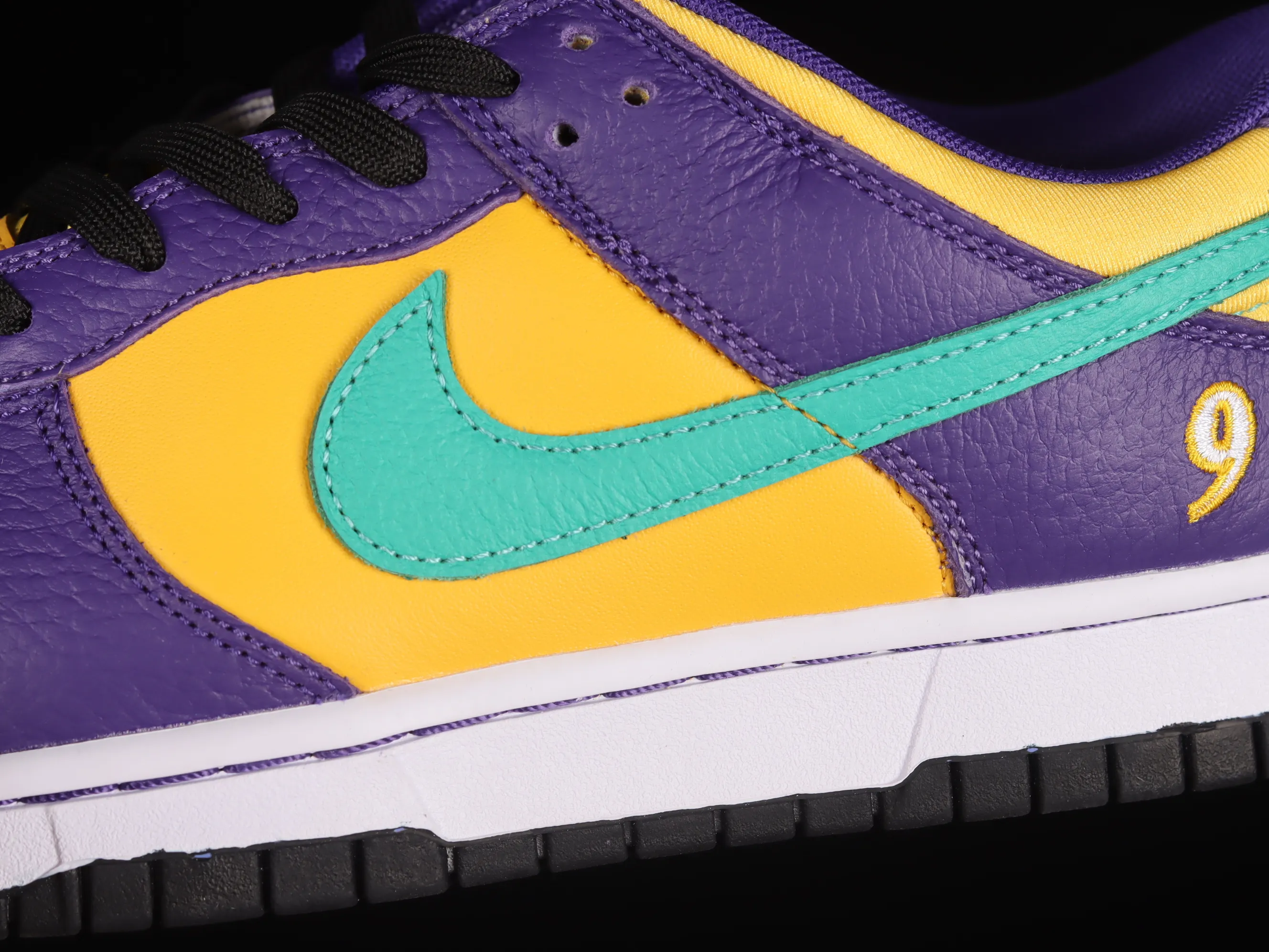 All categories Nk SB Dunk Series Nk SB Dunk Low low-top sneakers F version Nk Dunk Low Retro "Lisa Leslie" Los Angeles Purple and Gold Lakers SB low-top sports and leisure sneakers DO9581-500